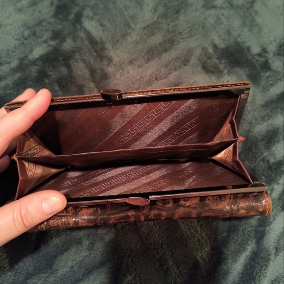 Women wallet. Alligator leather. Brown. Preloved. Great condition. - Picture 4 of 7